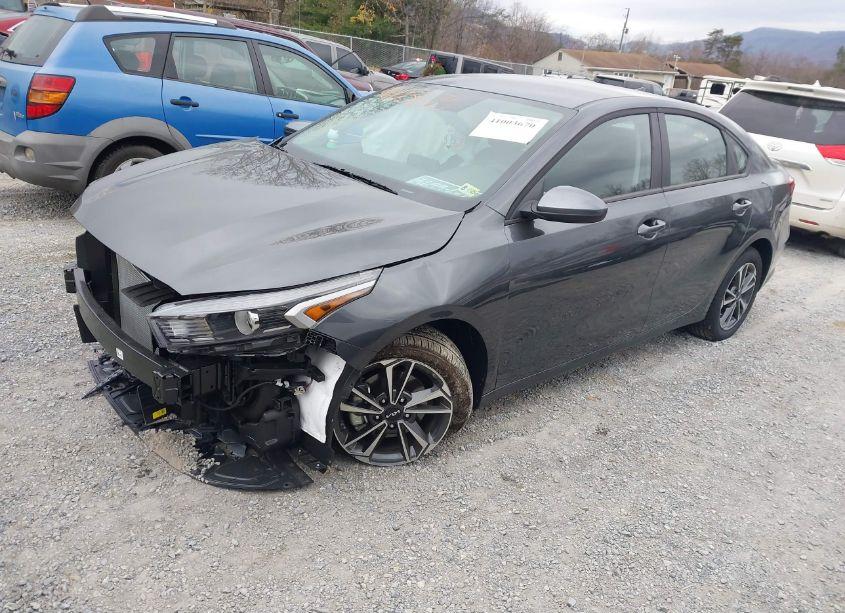 Photo 2 of 2024 Kia Forte LXS (VIN 3KPF24AD3RE835835)