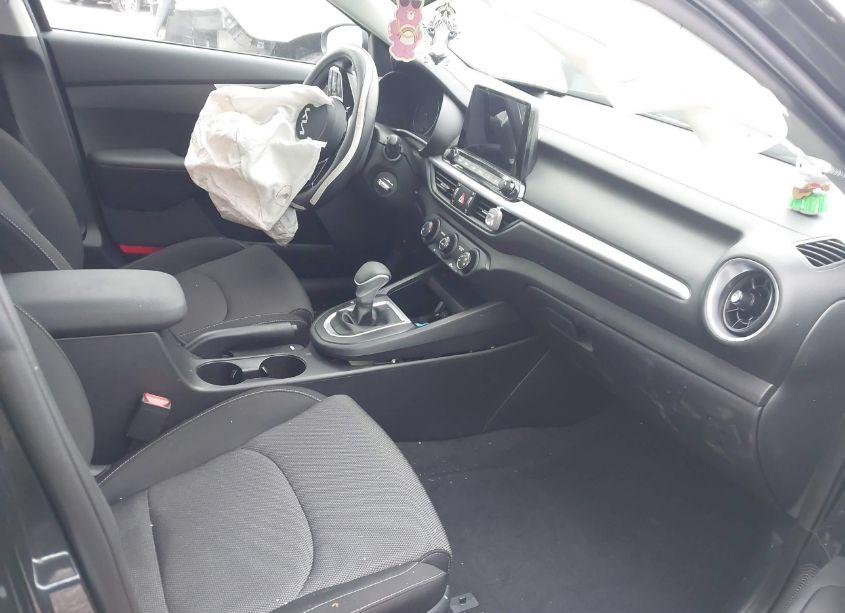 Photo 5 of 2024 Kia Forte LXS (VIN 3KPF24AD3RE835835)