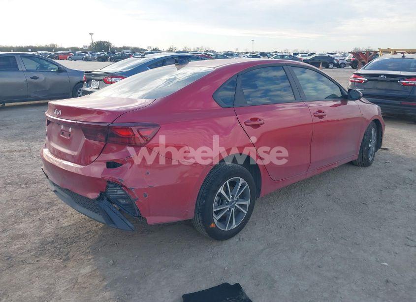 Photo 4 of 2024 Kia Forte LXS (VIN 3KPF24AD3RE837701)