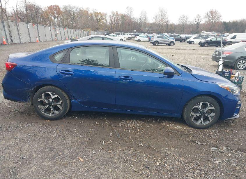 Photo 13 of 2019 Kia Forte LXS (VIN 3KPF24AD4KE005998)