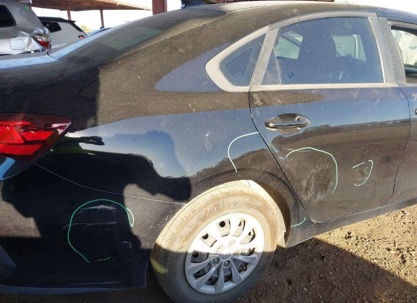 Photo 6 of 2019 Kia Forte FE (VIN 3KPF24AD4KE010070)