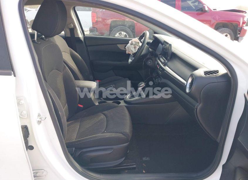 Photo 5 of 2019 Kia Forte LXS (VIN 3KPF24AD4KE010277)