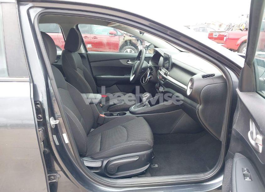 Photo 5 of 2019 Kia Forte LXS (VIN 3KPF24AD4KE052030)