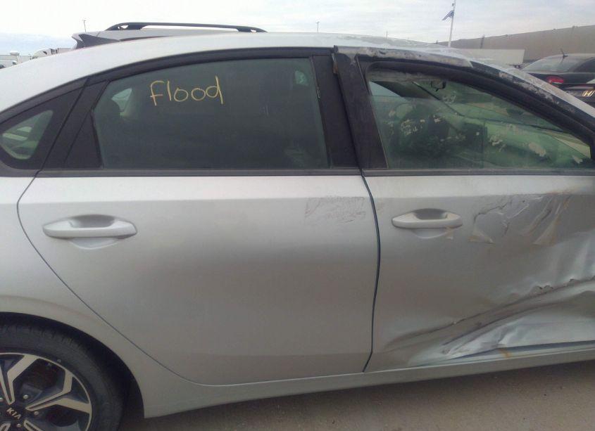 Photo 13 of 2019 Kia Forte LXS (VIN 3KPF24AD4KE063397)