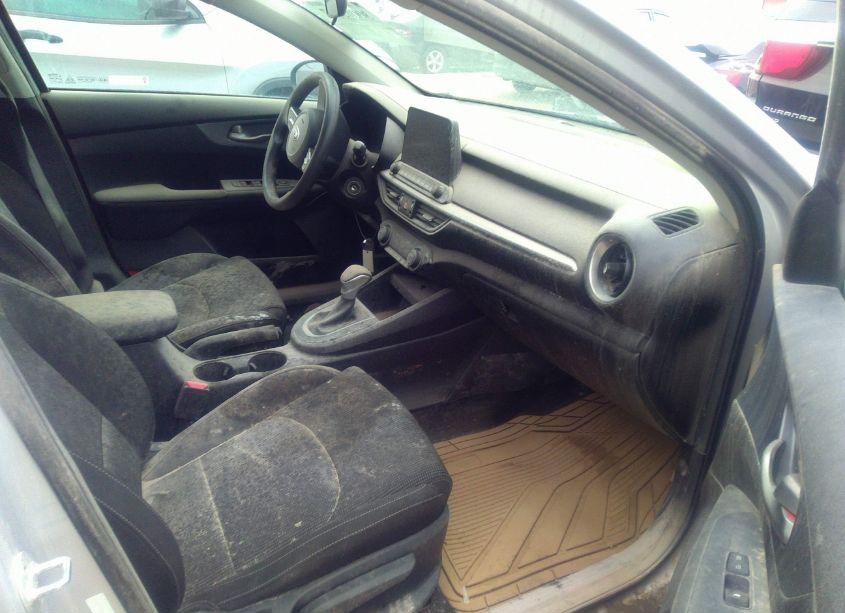 Photo 5 of 2019 Kia Forte LXS (VIN 3KPF24AD4KE063397)