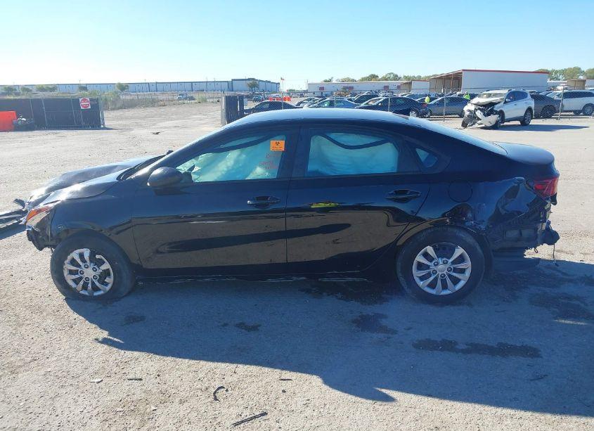 Photo 14 of 2019 Kia Forte FE (VIN 3KPF24AD4KE072486)