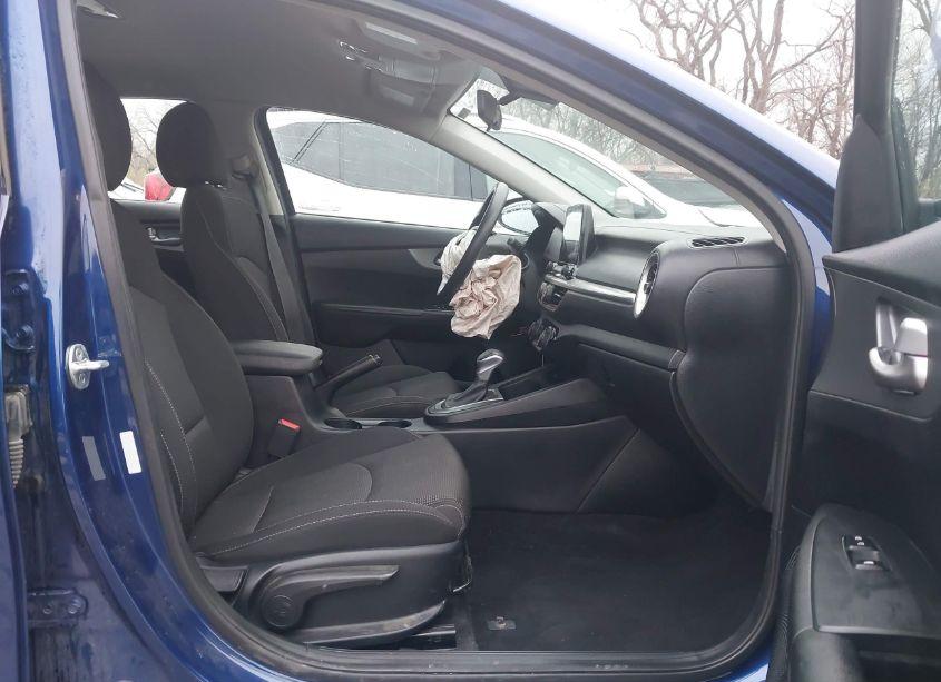 Photo 5 of 2019 Kia Forte LXS (VIN 3KPF24AD4KE074996)