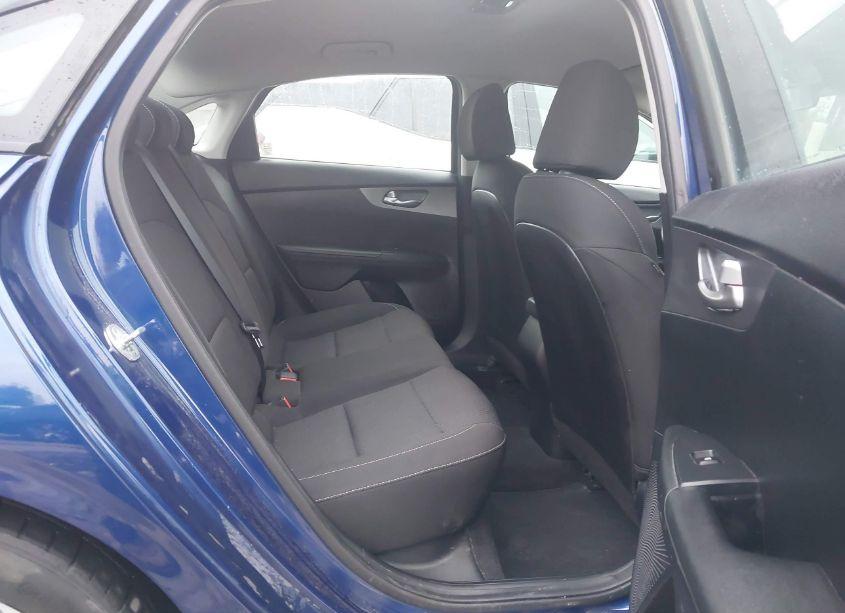 Photo 8 of 2019 Kia Forte LXS (VIN 3KPF24AD4KE074996)