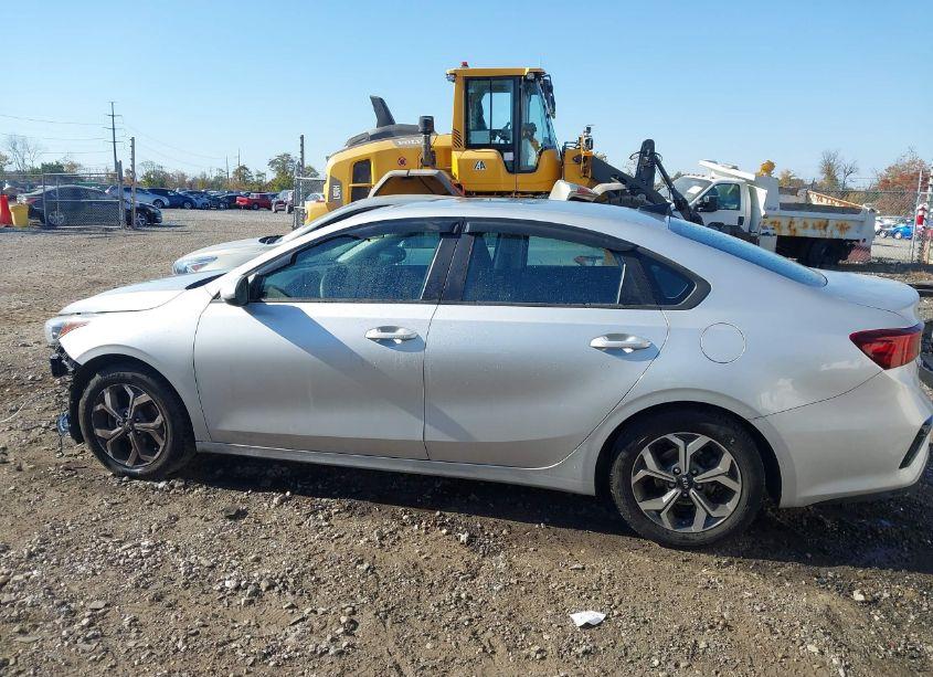 Photo 15 of 2019 Kia Forte LXS (VIN 3KPF24AD4KE085867)