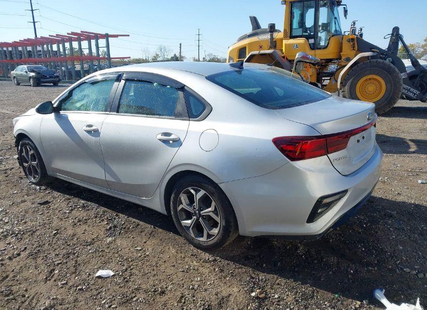 Photo 3 of 2019 Kia Forte LXS (VIN 3KPF24AD4KE085867)