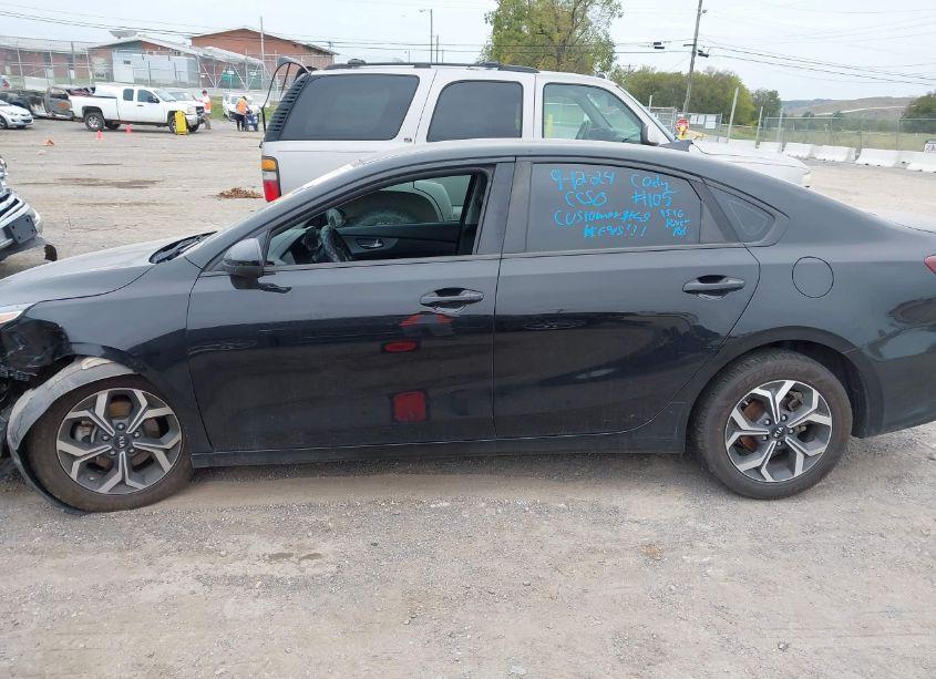 Photo 14 of 2019 Kia Forte LXS (VIN 3KPF24AD4KE086288)