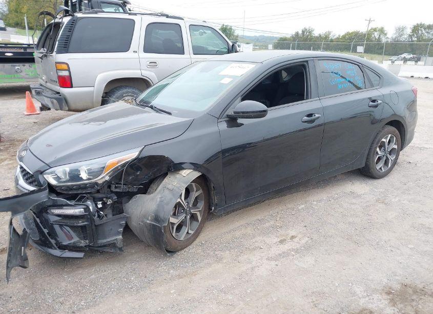 Photo 2 of 2019 Kia Forte LXS (VIN 3KPF24AD4KE086288)