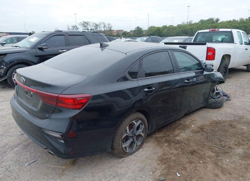 Photo 4 of 2019 Kia Forte LXS (VIN 3KPF24AD4KE086288)