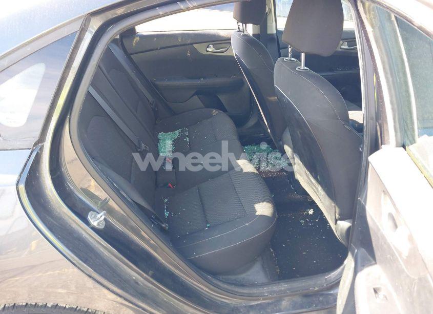 Photo 8 of 2019 Kia Forte LXS (VIN 3KPF24AD4KE092608)