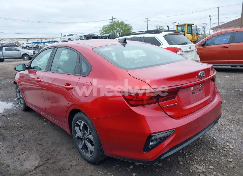 Photo 3 of 2019 Kia Forte LXS (VIN 3KPF24AD4KE098554)