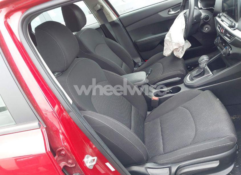 Photo 5 of 2019 Kia Forte LXS (VIN 3KPF24AD4KE098554)