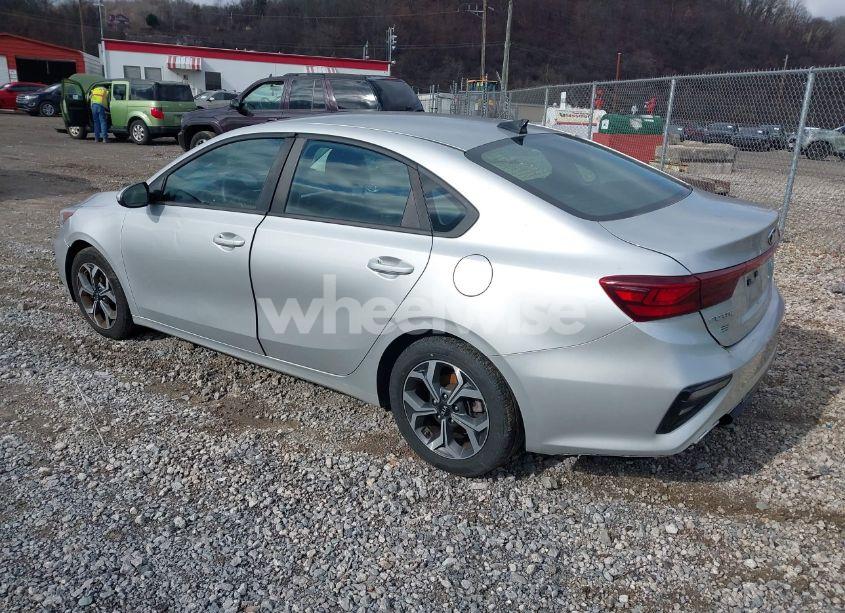 Photo 3 of 2019 Kia Forte LXS (VIN 3KPF24AD4KE098957)