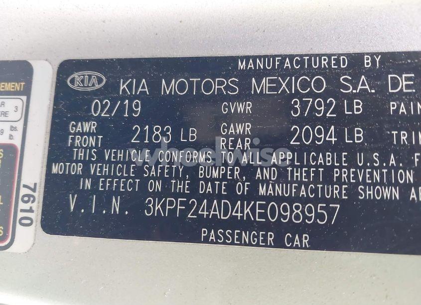 Photo 9 of 2019 Kia Forte LXS (VIN 3KPF24AD4KE098957)