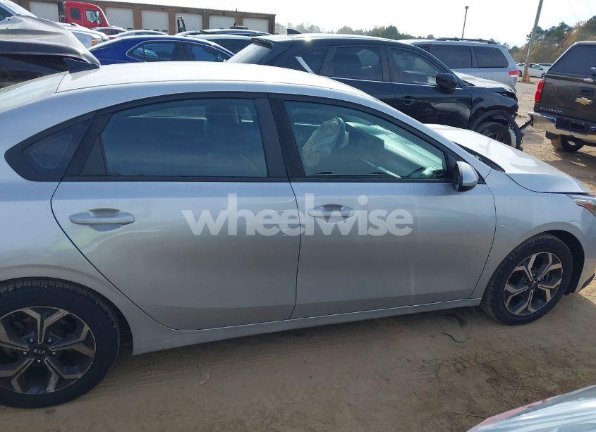 Photo 13 of 2019 Kia Forte LXS (VIN 3KPF24AD4KE104711)