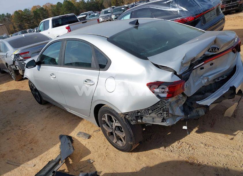 Photo 3 of 2019 Kia Forte LXS (VIN 3KPF24AD4KE104711)