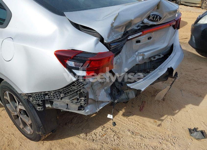 Photo 6 of 2019 Kia Forte LXS (VIN 3KPF24AD4KE104711)