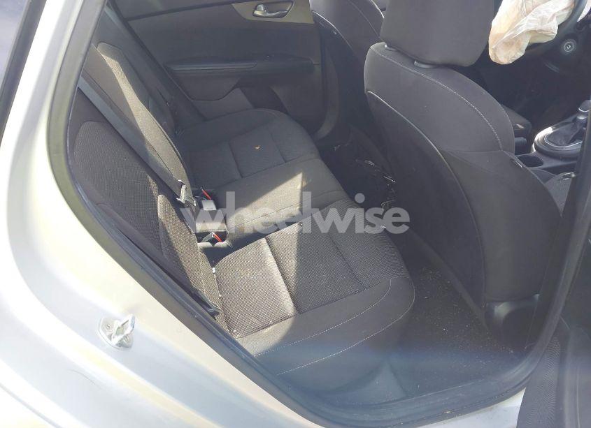 Photo 8 of 2019 Kia Forte LXS (VIN 3KPF24AD4KE104711)