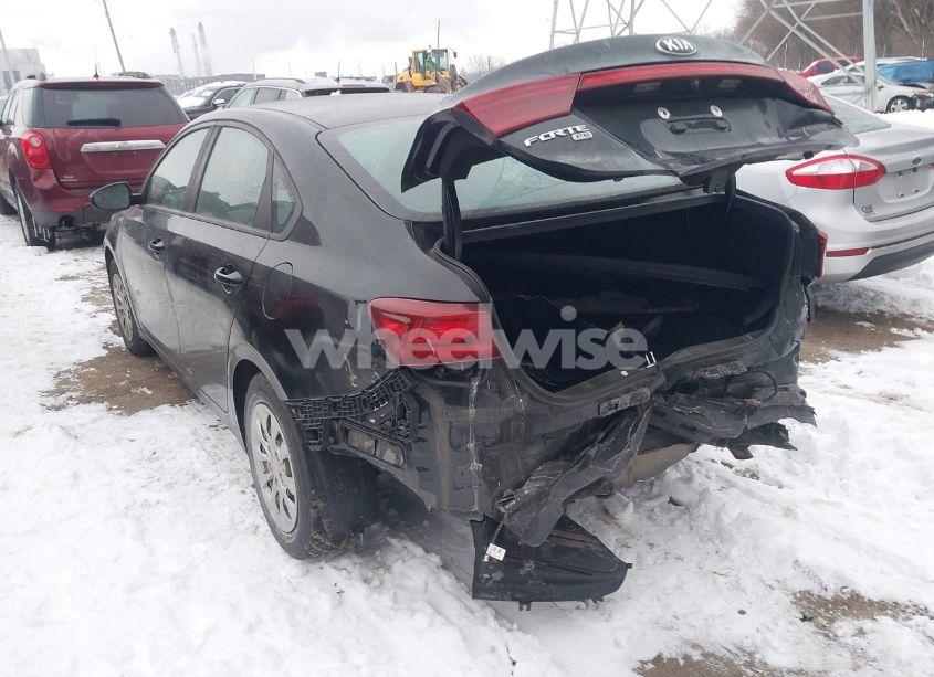 Photo 3 of 2019 Kia Forte FE (VIN 3KPF24AD4KE106197)