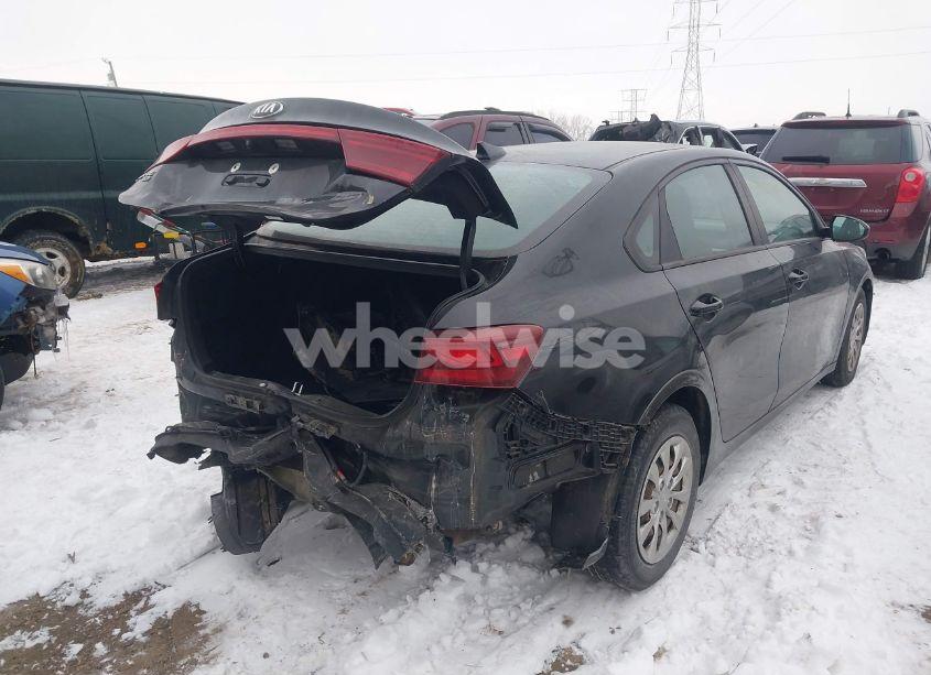 Photo 4 of 2019 Kia Forte FE (VIN 3KPF24AD4KE106197)
