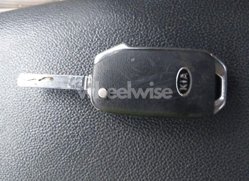 Photo 11 of 2019 Kia Forte LXS (VIN 3KPF24AD4KE130371)