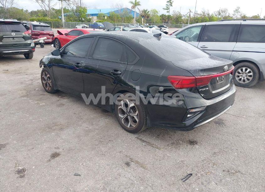 Photo 3 of 2019 Kia Forte LXS (VIN 3KPF24AD4KE130371)