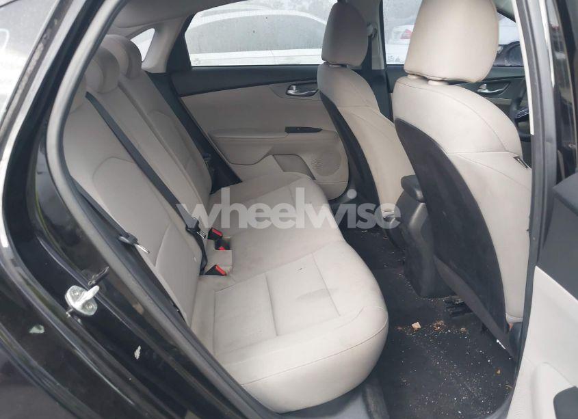 Photo 8 of 2019 Kia Forte LXS (VIN 3KPF24AD4KE130371)