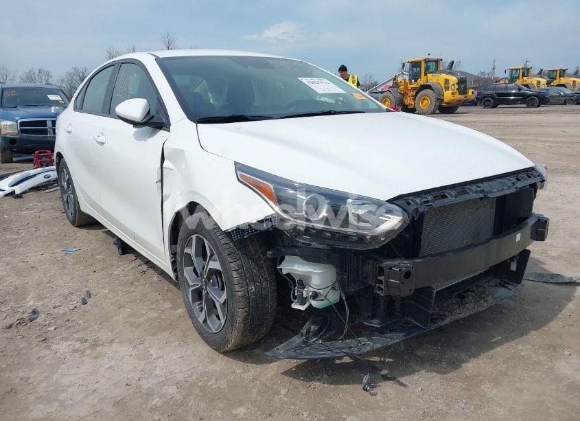 2019 Kia Forte LXS (VIN 3KPF24AD4KE135196) main photo
