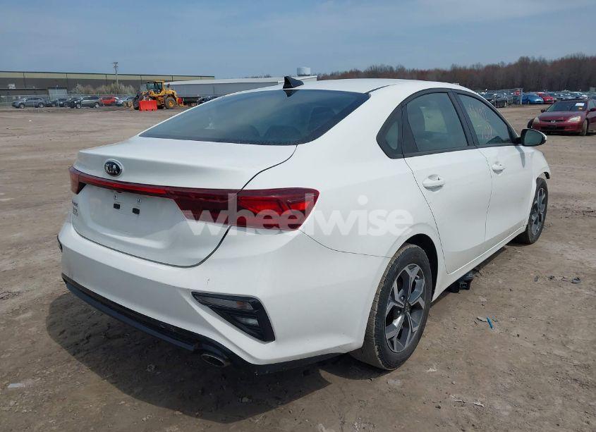 Photo 4 of 2019 Kia Forte LXS (VIN 3KPF24AD4KE135196)