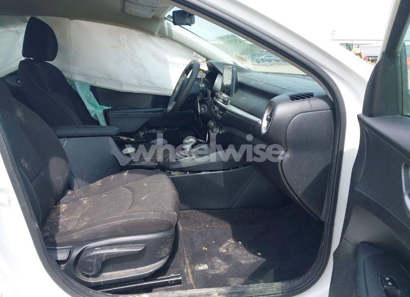 Photo 5 of 2019 Kia Forte LXS (VIN 3KPF24AD4KE135196)