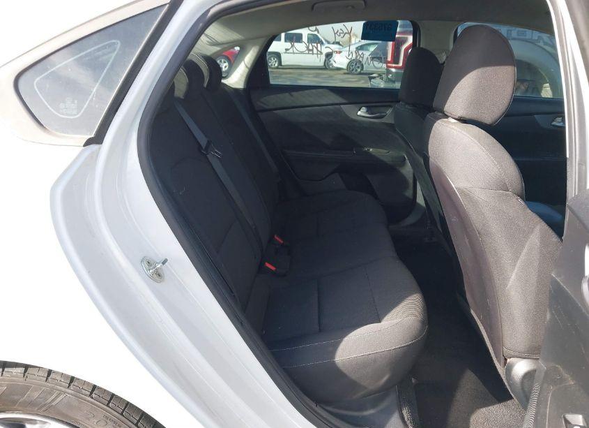 Photo 8 of 2020 Kia Forte LXS (VIN 3KPF24AD4LE143753)