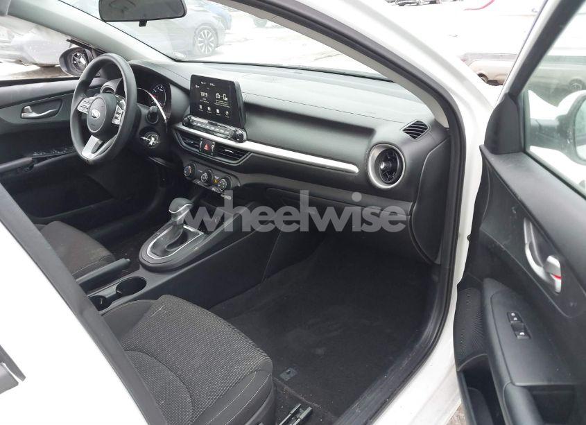 Photo 5 of 2020 Kia Forte LXS (VIN 3KPF24AD4LE157281)