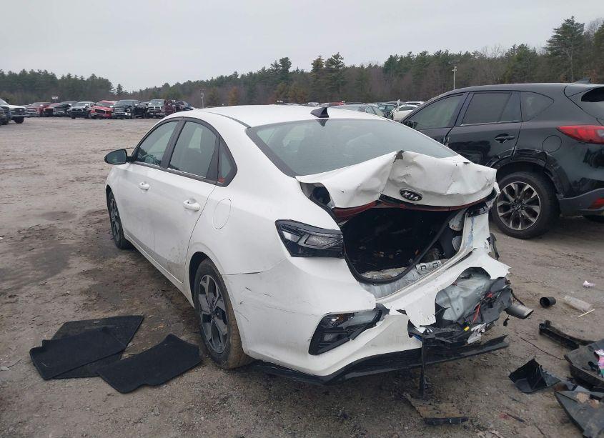 Photo 3 of 2020 Kia Forte LXS (VIN 3KPF24AD4LE160956)