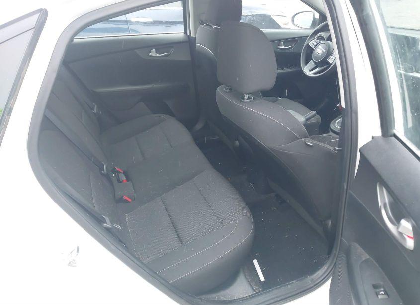 Photo 8 of 2020 Kia Forte LXS (VIN 3KPF24AD4LE160956)