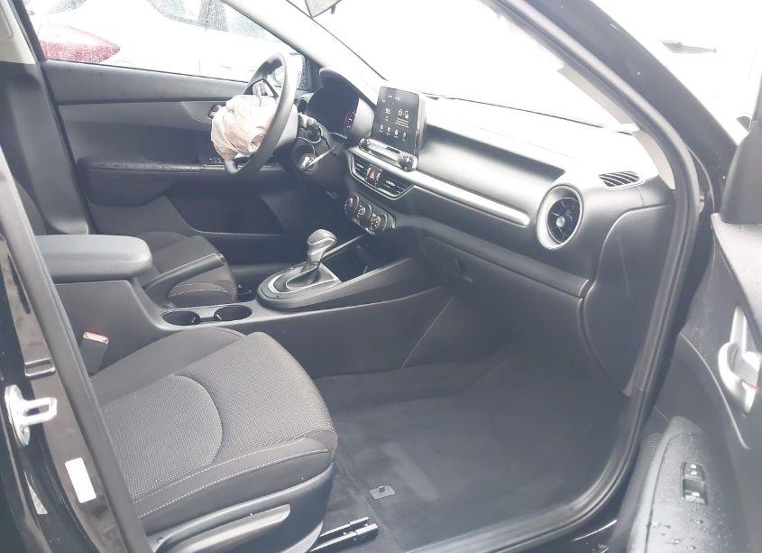 Photo 5 of 2020 Kia Forte LXS (VIN 3KPF24AD4LE200436)