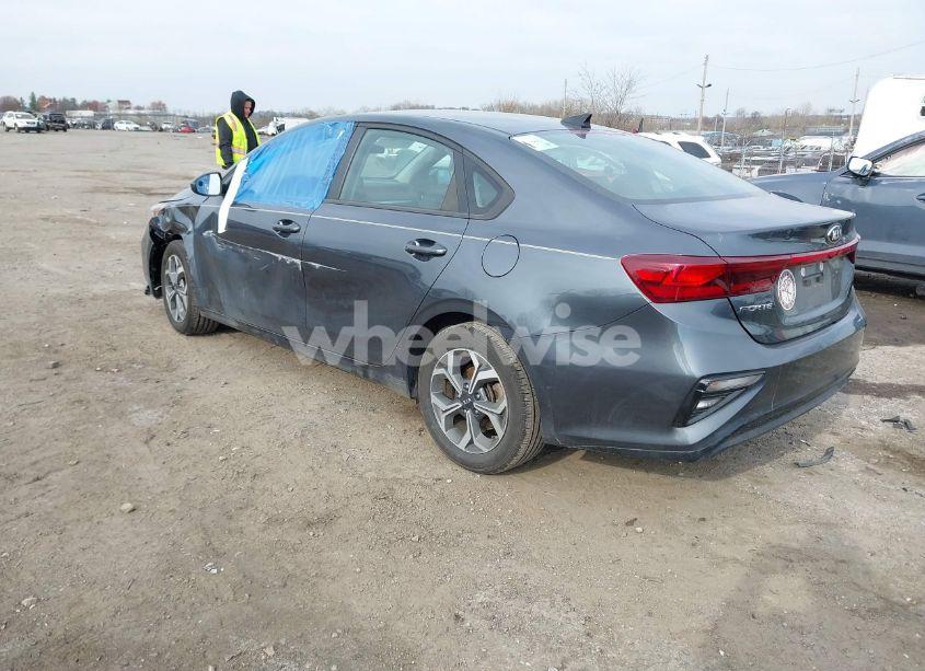 Photo 3 of 2020 Kia Forte LXS (VIN 3KPF24AD4LE206902)