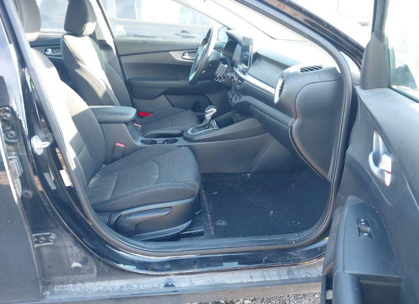 Photo 5 of 2020 Kia Forte LXS (VIN 3KPF24AD4LE208939)