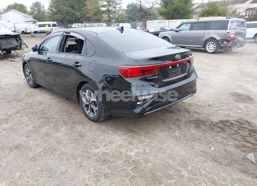 Photo 3 of 2020 Kia Forte LXS (VIN 3KPF24AD4LE217527)