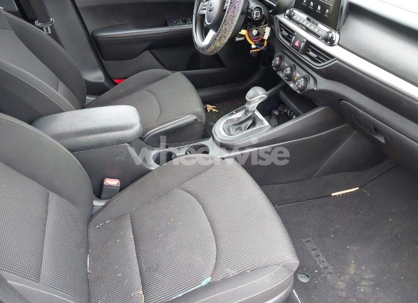 Photo 5 of 2020 Kia Forte LXS (VIN 3KPF24AD4LE217527)