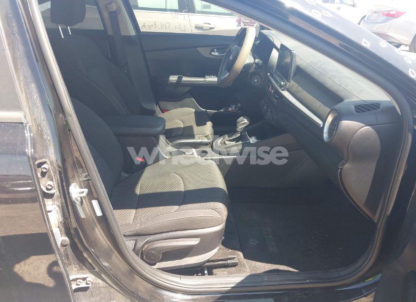 Photo 5 of 2020 Kia Forte LXS (VIN 3KPF24AD4LE223697)