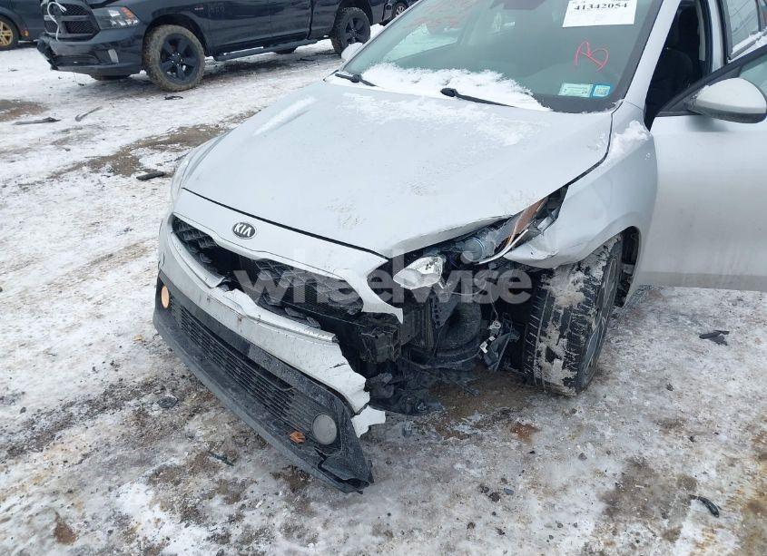 Photo 6 of 2020 Kia Forte LXS (VIN 3KPF24AD4LE231590)