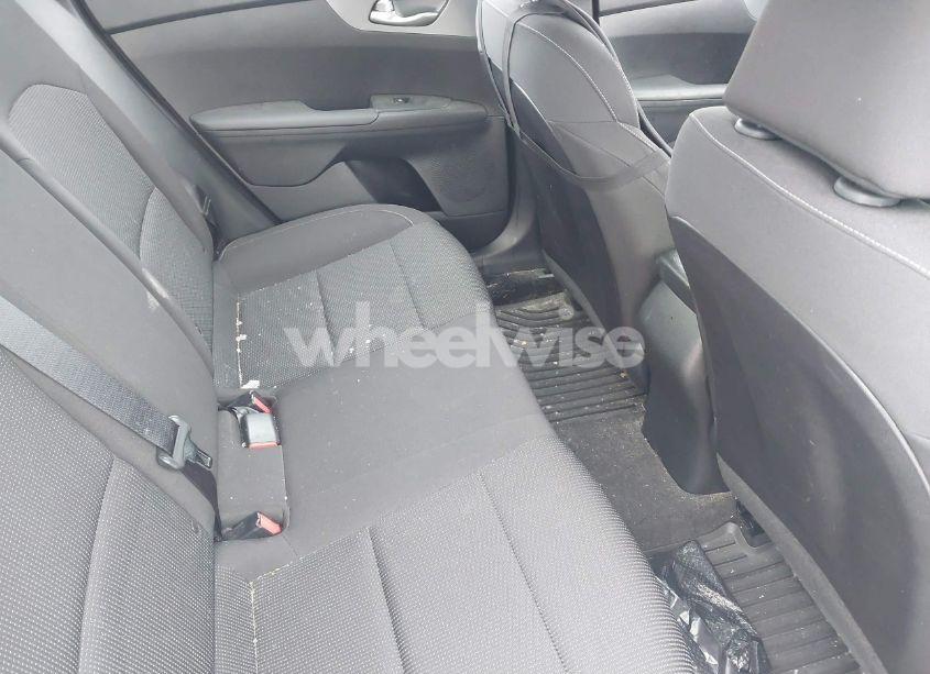 Photo 8 of 2020 Kia Forte LXS (VIN 3KPF24AD4LE231590)