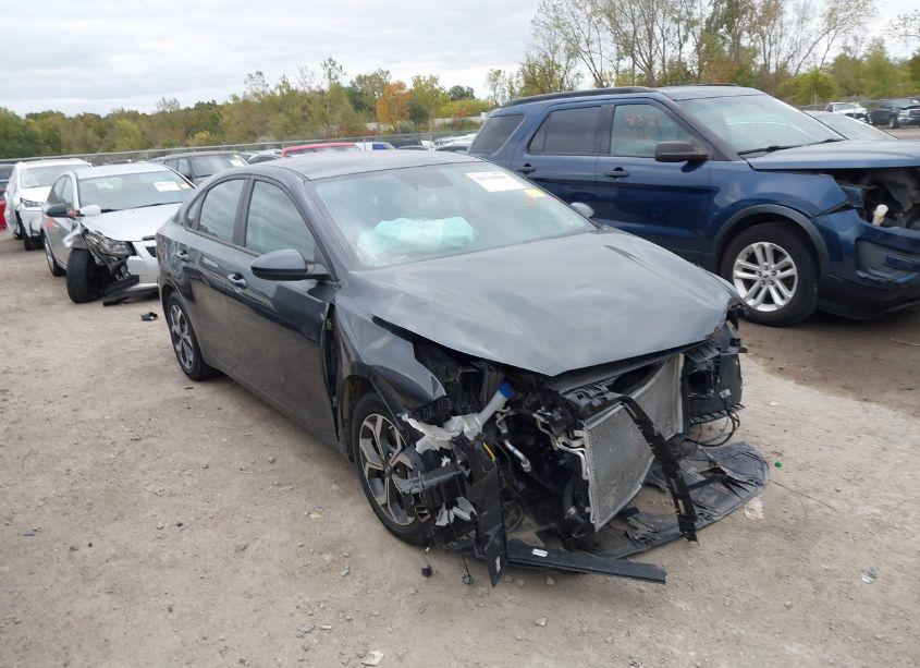 2020 Kia Forte LXS (VIN 3KPF24AD4LE252777) main photo