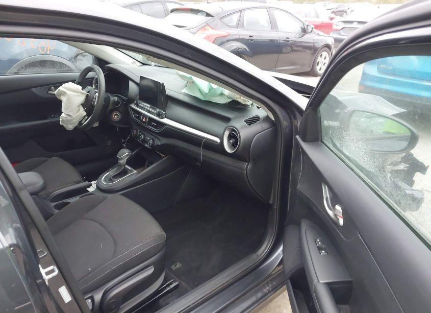 Photo 5 of 2020 Kia Forte LXS (VIN 3KPF24AD4LE252777)