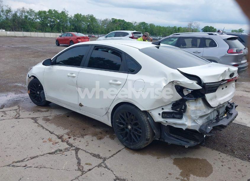 Photo 3 of 2020 Kia Forte LXS (VIN 3KPF24AD4LE260944)