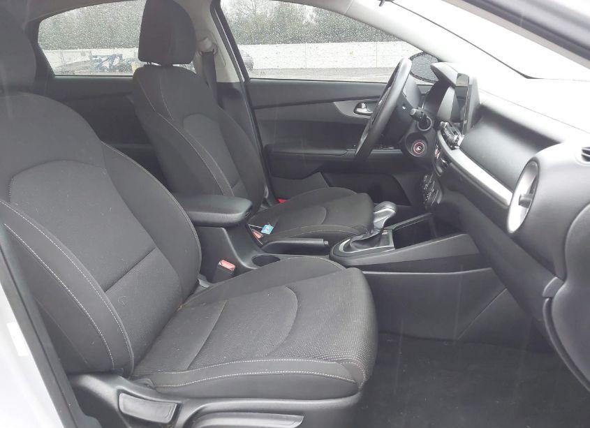Photo 5 of 2021 Kia Forte LXS (VIN 3KPF24AD4ME291970)